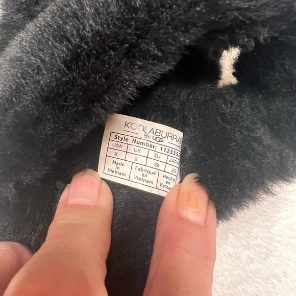 Koolaburra by UGG Black Faux-Fur Slide Sandals Fuzz On Size 8 - Picture 7 of 7